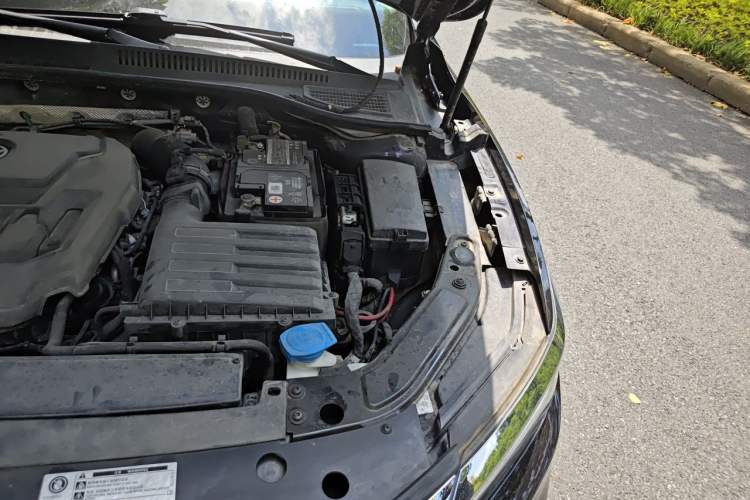 Used Volkswagen Passat 2020 330TSI Elite Edition China VI Engine Bay Left