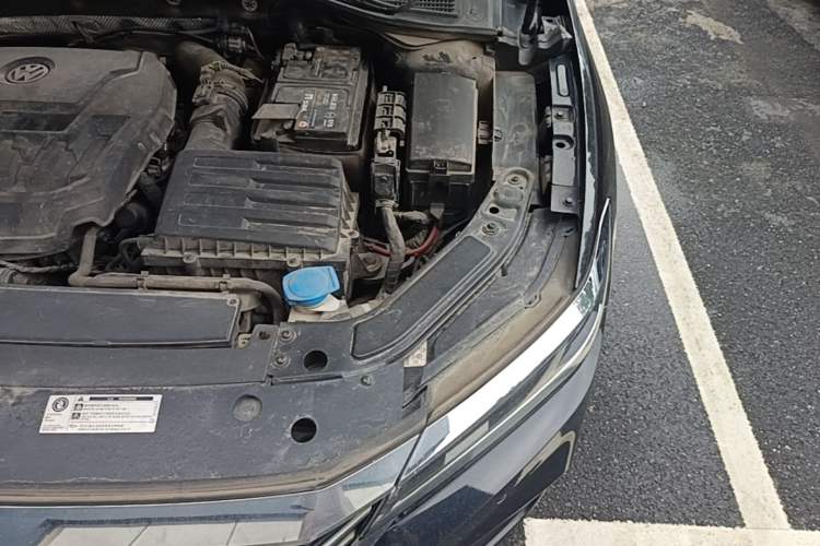 Used Volkswagen Passat 2020 330TSI Elite Edition China VI Engine Bay Left