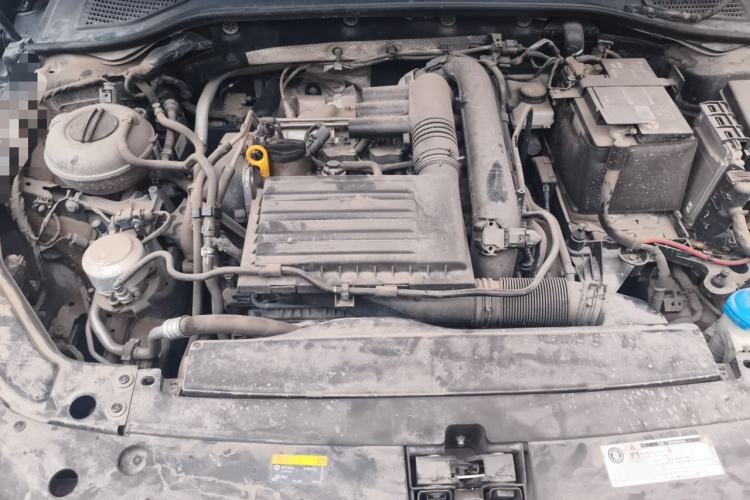 Used Volkswagen Passat 2020 Revised Version 280TSI Business Edition China VI Standard Engine Bay