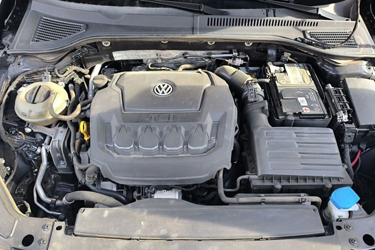 Used Volkswagen Passat 2020 330TSI Elite Edition China VI Engine Bay