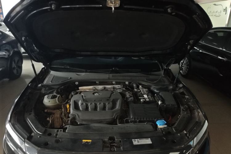 Used Volkswagen Passat 2020 330TSI Elite Edition China VI Engine Bay