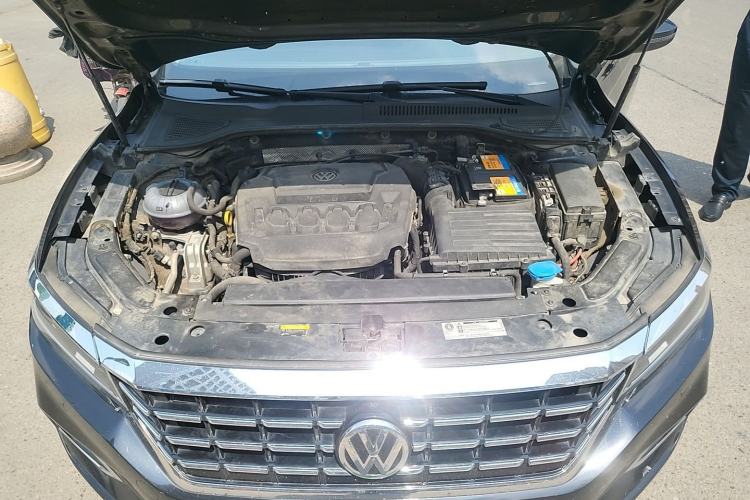 Used Volkswagen Passat 2020 330TSI Elite Edition China VI Engine Bay