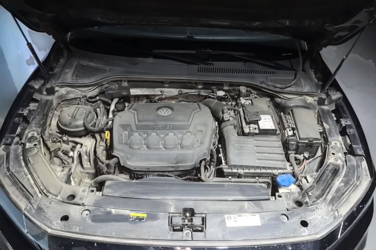 Used Volkswagen Passat 2020 330TSI Prestige Edition China VI Standard Engine Bay