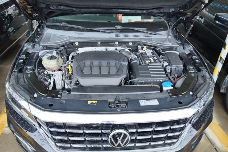 Used Volkswagen Passat 2020 330TSI Elite Edition China VI Engine Bay