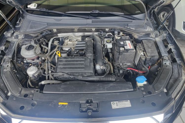 Used Volkswagen Passat 2020 Revised Version 280TSI Business Edition China VI Standard Engine Bay