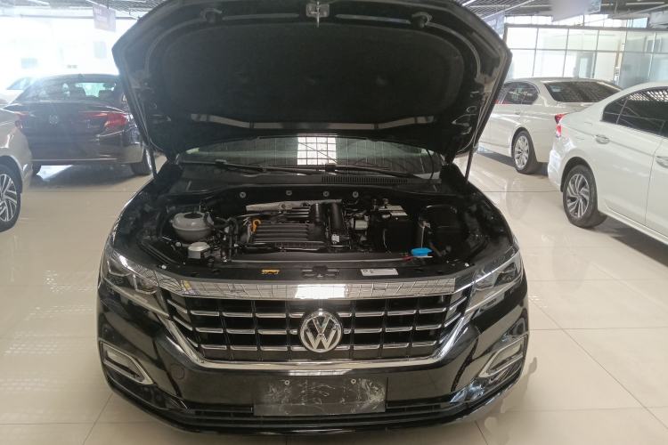 Used Volkswagen Passat 2020 Revised Version 280TSI Business Edition China VI Standard Engine Bay