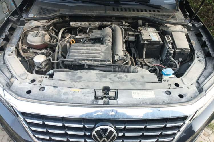 Used Volkswagen Passat 2020 Revised Version 280TSI Business Edition China VI Standard Engine Bay