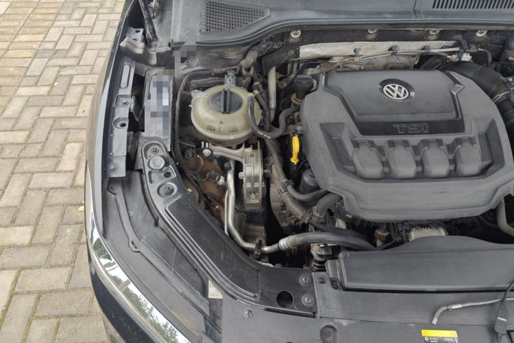 Used Volkswagen Passat 2020 330TSI Elite Edition China VI Engine Bay Right