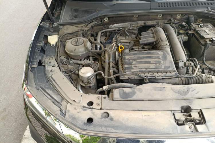 Used Volkswagen Passat 2020 Revised Version 280TSI Business Edition China VI Standard Engine Bay Right