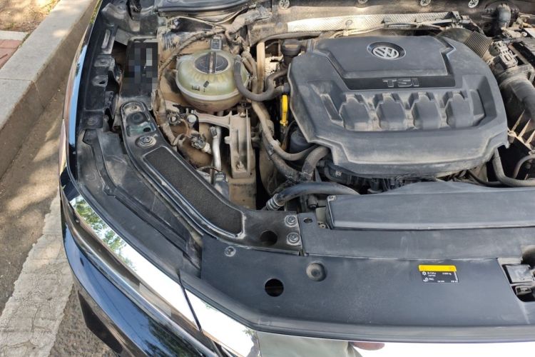 Used Volkswagen Passat 2020 330TSI Luxury Edition China VI Engine Bay Right