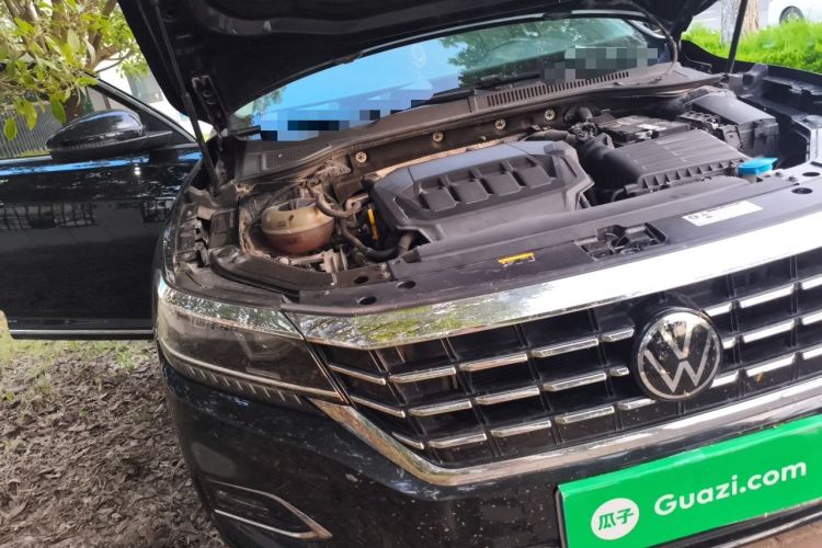 Used Volkswagen Passat 2020 Revised Version 330TSI Luxury Edition China VI Standard Engine Bay Right