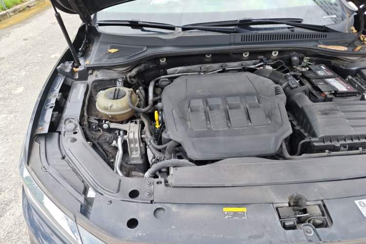 Used Volkswagen Passat 2020 330TSI Elite Edition China VI Engine Bay Right