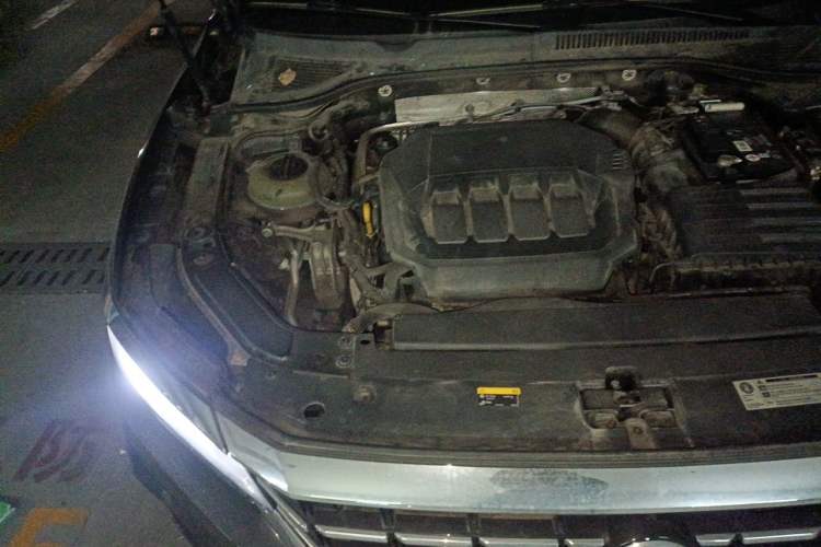 Used Volkswagen Passat 2020 330TSI Elite Edition China VI Engine Bay Right