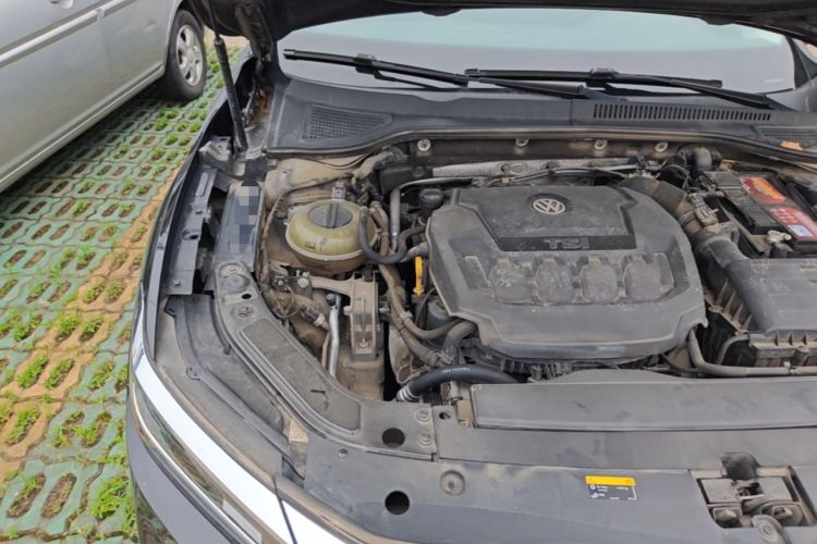 Used Volkswagen Passat 2020 330TSI Elite Edition China VI Engine Bay Right