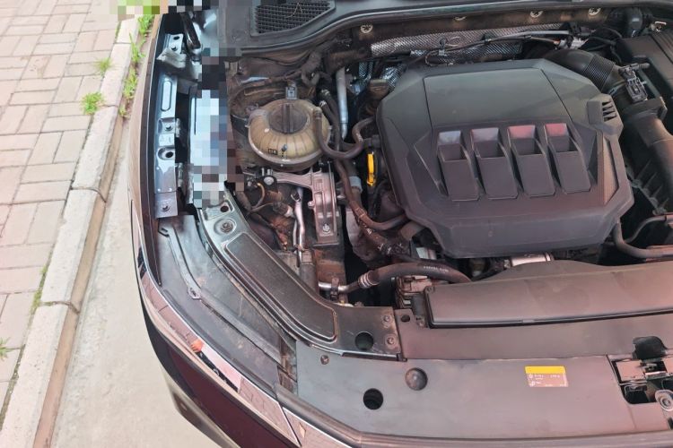 Used Volkswagen Passat 2020 Revised Version 330TSI Luxury Edition China VI Standard Engine Bay Right