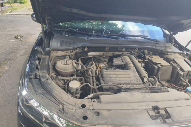Used Volkswagen Passat 2020 Revised Version 280TSI Business Edition China VI Standard Engine Bay Right