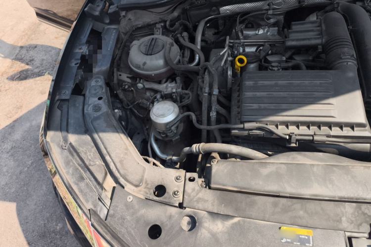 Used Volkswagen Passat 2020 Revised Version 280TSI Business Edition China VI Standard Engine Bay Right