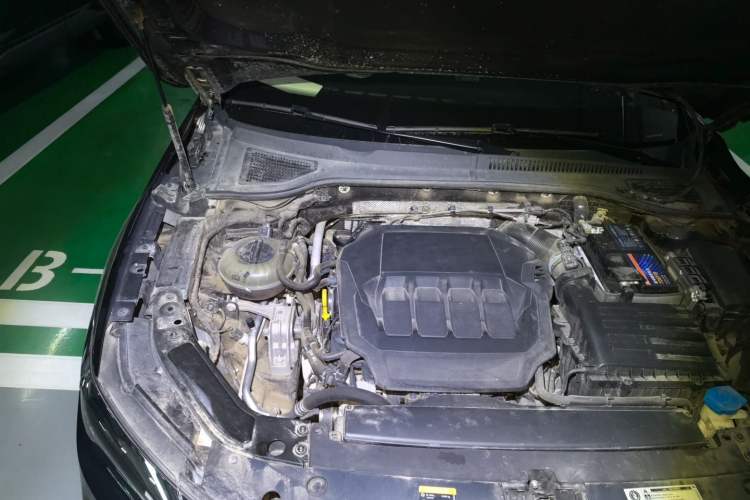 Used Volkswagen Passat 2020 Facelift 330TSI Elite Edition China VI Standard Engine Bay Right