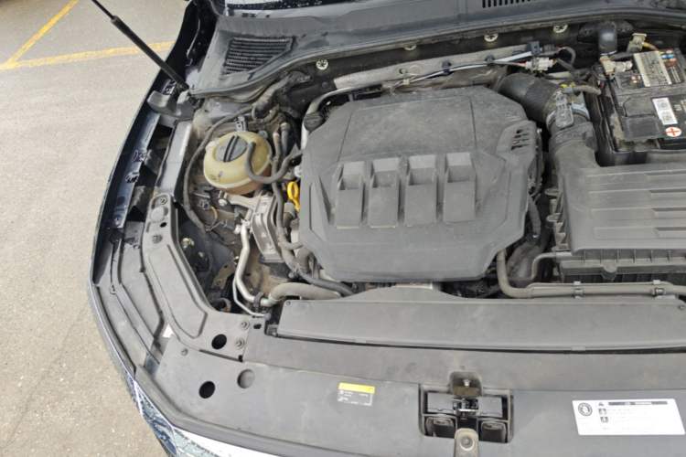Used Volkswagen Passat 2020 Facelift 330TSI Elite Edition China VI Standard Engine Bay Right