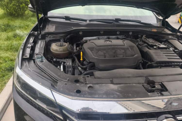 Used Volkswagen Passat 2020 330TSI Luxury Edition China VI Engine Bay Right