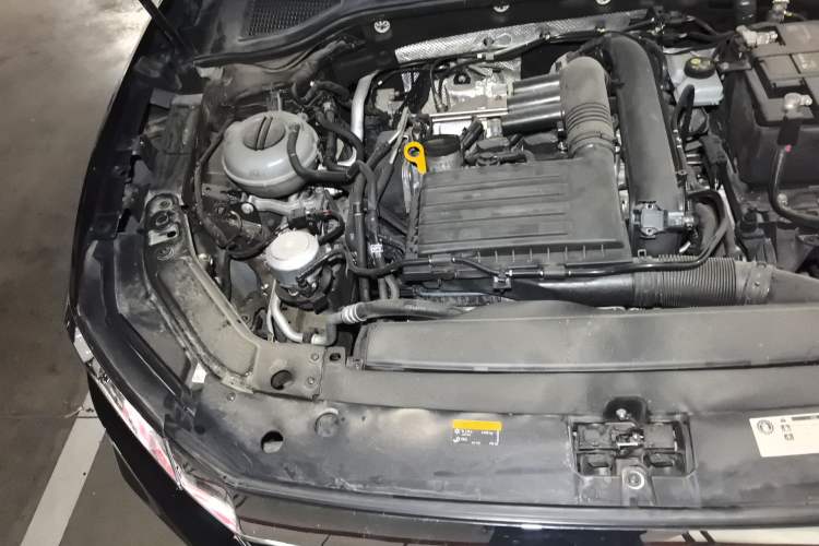 Used Volkswagen Passat 2020 Revised Version 280TSI Business Edition China VI Standard Engine Bay Right