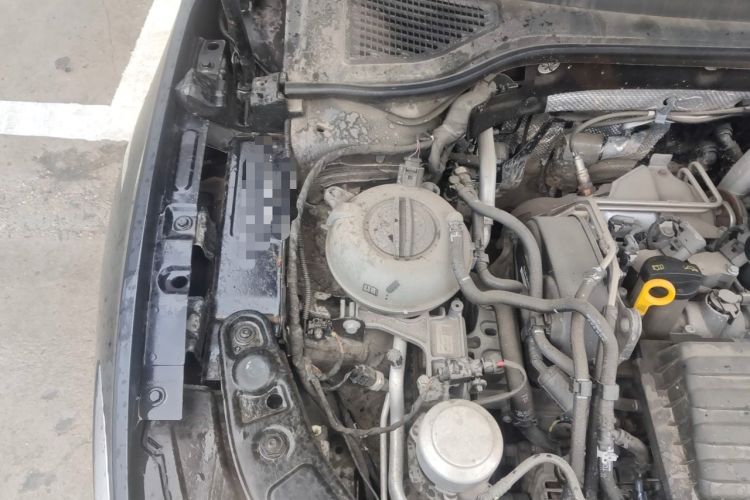 Used Volkswagen Passat 2020 Revised Version 280TSI Business Edition China VI Standard Engine Bay Right