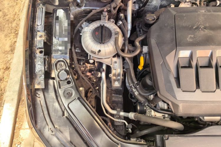 Used Volkswagen Passat 2020 330TSI Elite Edition China VI Engine Bay Right