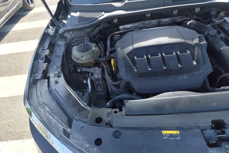 Used Volkswagen Passat 2020 Revised Version 330TSI Luxury Edition China VI Standard Engine Bay Right