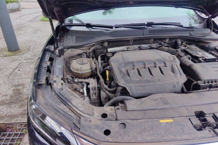 Used Volkswagen Passat 2020 330TSI Luxury Edition China VI Engine Bay Right