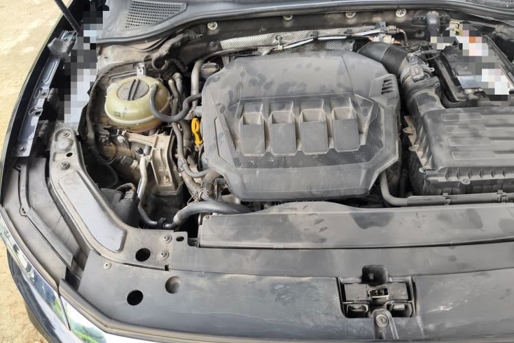 Used Volkswagen Passat 2020 Revised Version 330TSI Luxury Edition China VI Standard Engine Bay Right