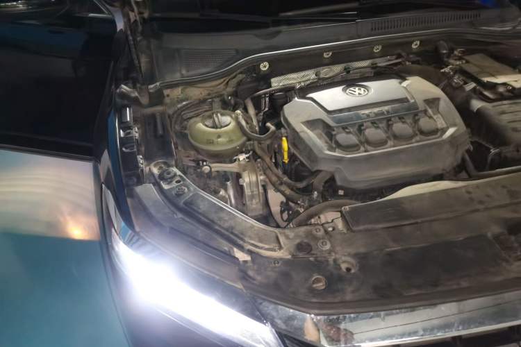 Used Volkswagen Passat 2020 330TSI Elite Edition China VI Engine Bay Right