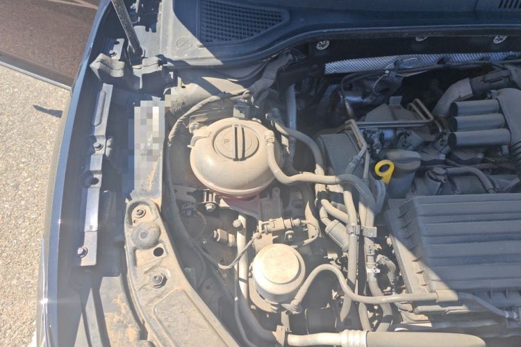 Used Volkswagen Passat 2020 Revised Version 280TSI Business Edition China VI Standard Engine Bay Right