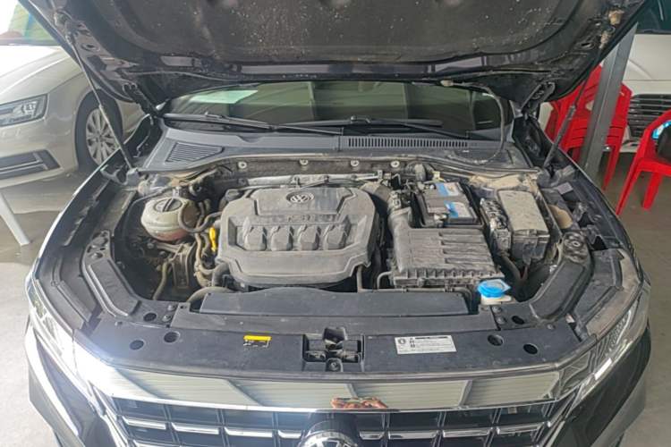 Used Volkswagen Passat 2020 330TSI Elite Edition China VI Engine Bay
