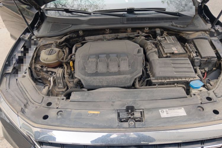 Used Volkswagen Passat 2020 Revised Version 330TSI Luxury Edition China VI Standard Engine Bay
