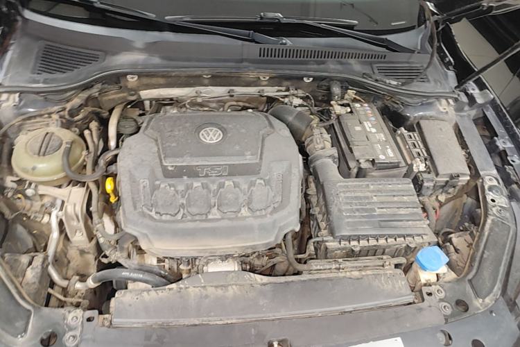 Used Volkswagen Passat 2020 330TSI Prestige Edition China VI Standard Engine Bay