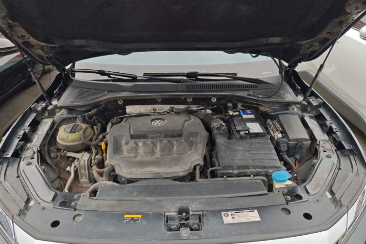 Used Volkswagen Passat 2020 330TSI Elite Edition China VI Engine Bay