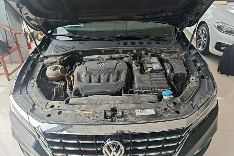 Used Volkswagen Passat 2020 330TSI Elite Edition China VI Engine Bay