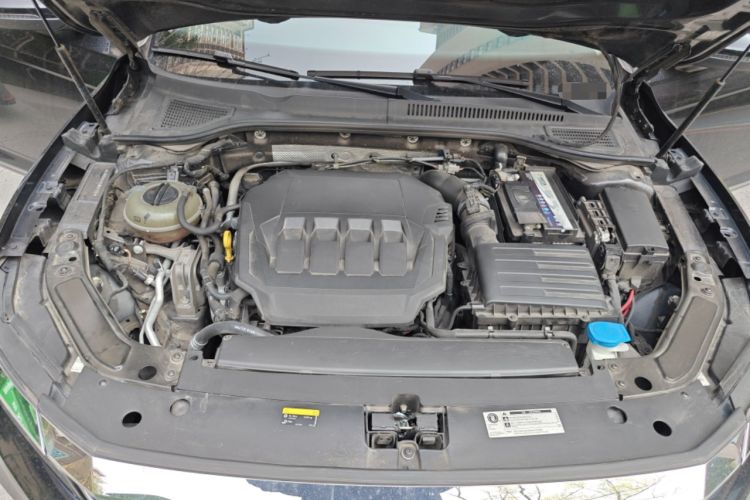 Used Volkswagen Passat 2020 330TSI Elite Edition China VI Engine Bay