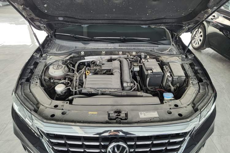 Used Volkswagen Passat 2020 Revised Version 280TSI Business Edition China VI Standard Engine Bay