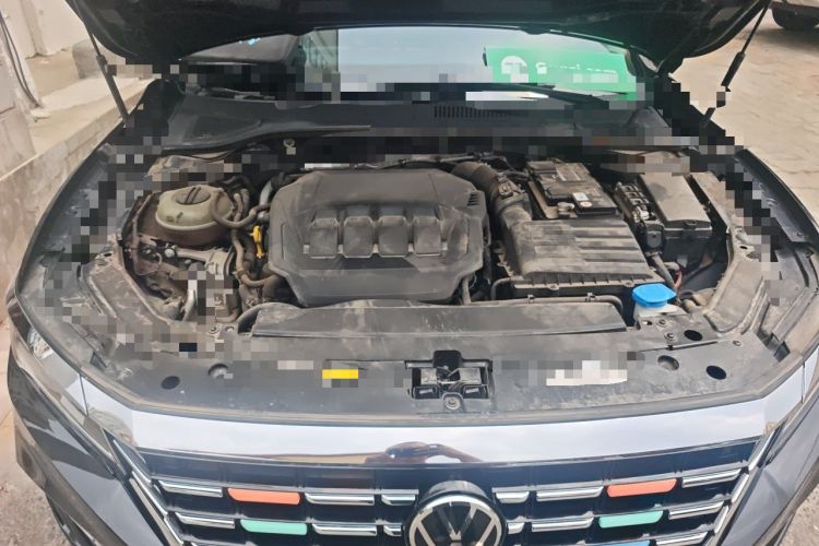 Used Volkswagen Passat 2020 Revised Version 330TSI Luxury Edition China VI Standard Engine Bay