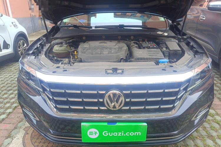 Used Volkswagen Passat 2020 330TSI Luxury Edition China VI Engine Bay