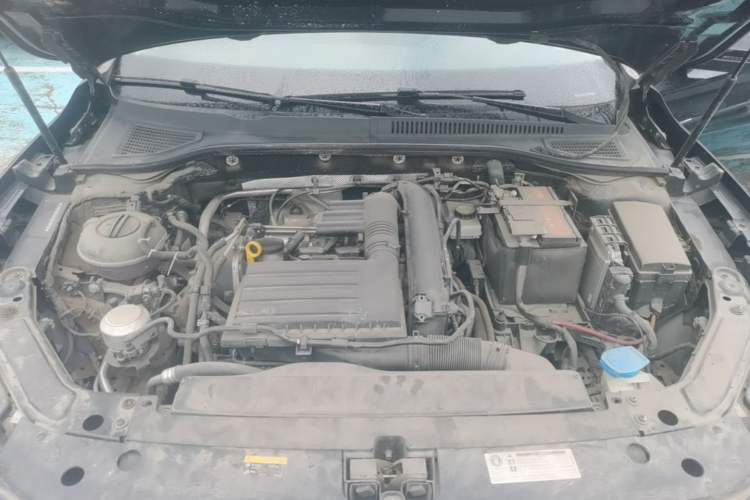 Used Volkswagen Passat 2020 Revised Version 280TSI Business Edition China VI Standard Engine Bay