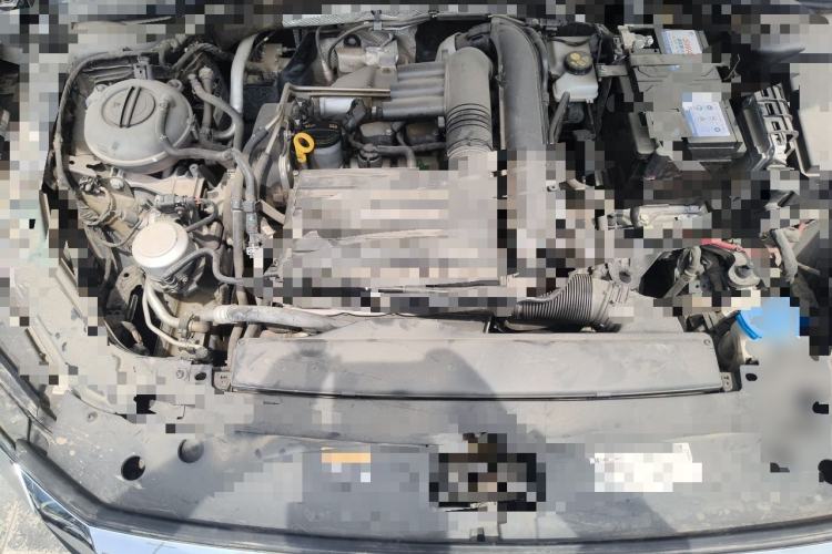 Used Volkswagen Passat 2020 Revised Version 280TSI Business Edition China VI Standard Engine Bay