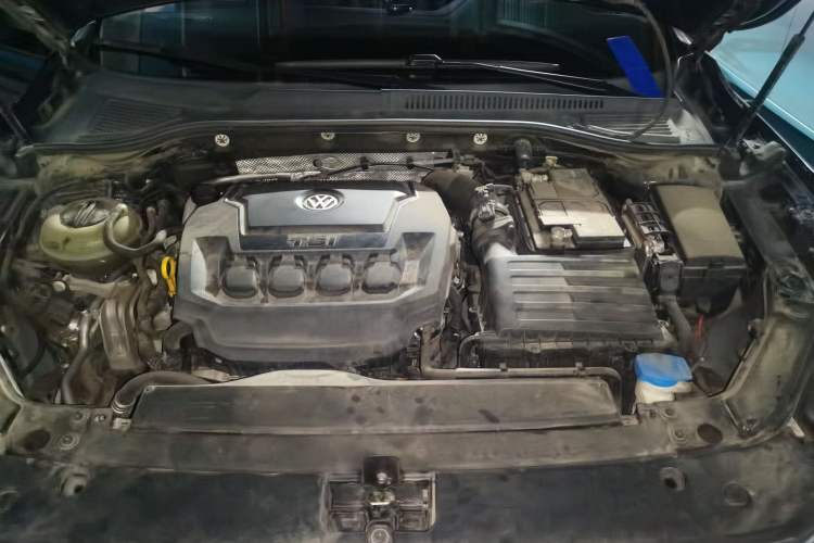 Used Volkswagen Passat 2020 330TSI Elite Edition China VI Engine Bay