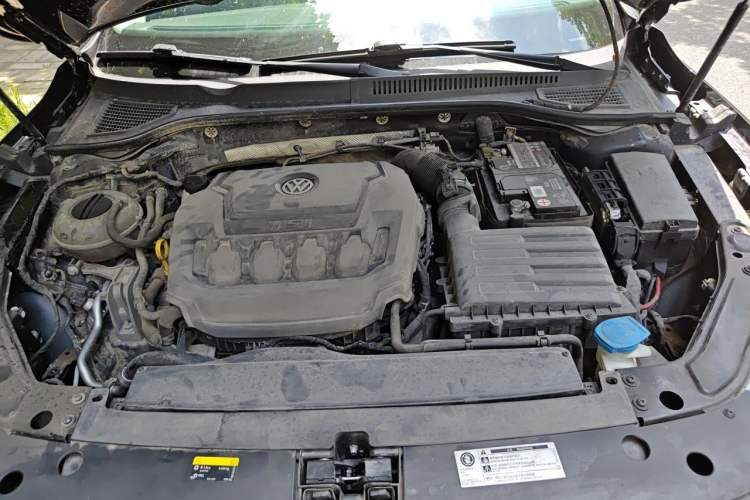 Used Volkswagen Passat 2020 330TSI Elite Edition China VI Engine Bay