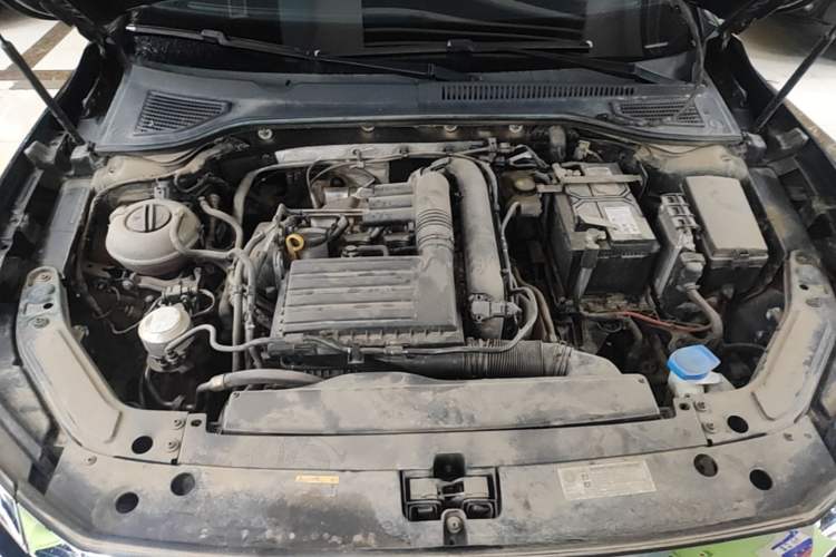 Used Volkswagen Passat 2020 Revised Version 280TSI Elite Edition China VI Standard Engine Bay