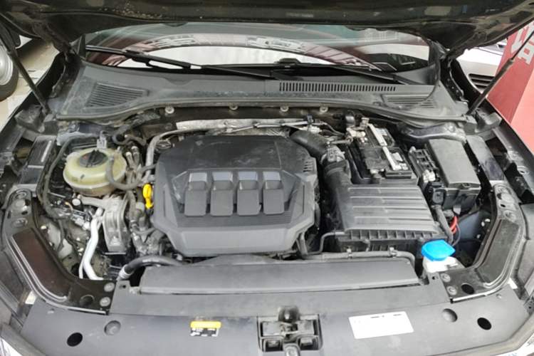 Used Volkswagen Passat 2020 330TSI Elite Edition China VI Engine Bay