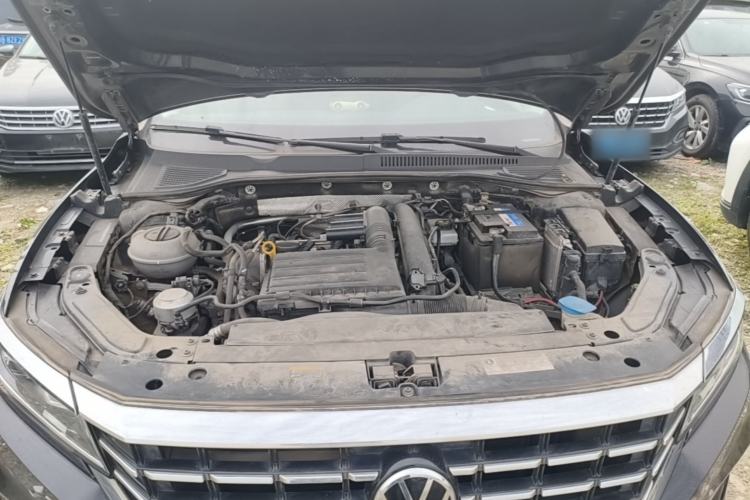 Used Volkswagen Passat 2020 Revised Version 280TSI Business Edition China VI Standard Engine Bay