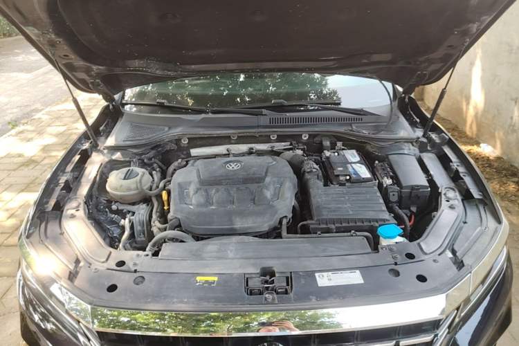 Used Volkswagen Passat 2020 330TSI Elite Edition China VI Engine Bay