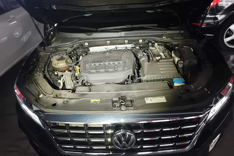 Used Volkswagen Passat 2020 330TSI Elite Edition China VI Engine Bay